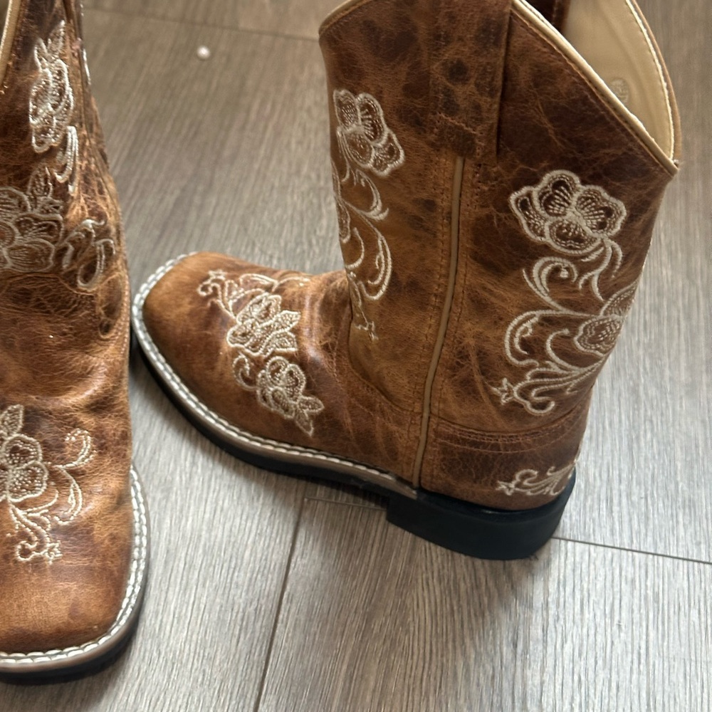 Shyanne Brown Leather Western Kids Boots with Floral Design - Picture 9 of 11